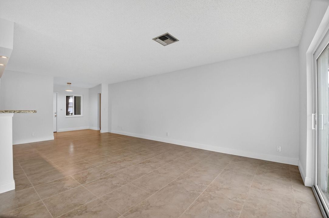 For Sale: $349,000 (2 beds, 2 baths, 1512 Square Feet)