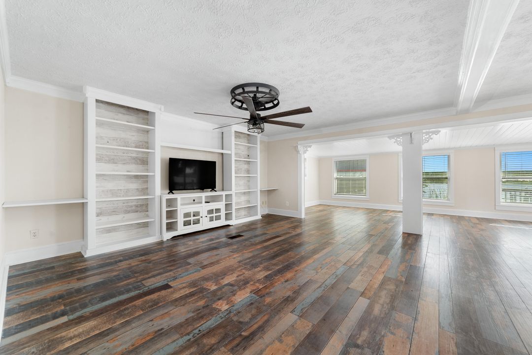 For Sale: $375,000 (3 beds, 1 baths, 1482 Square Feet)