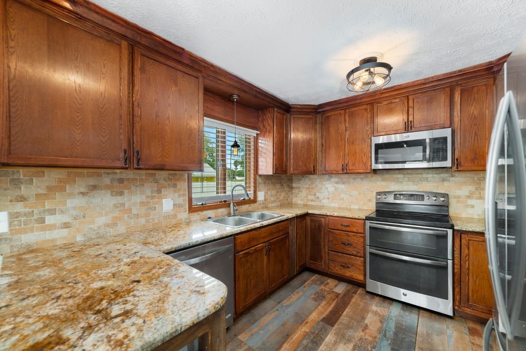 For Sale: $375,000 (3 beds, 1 baths, 1482 Square Feet)
