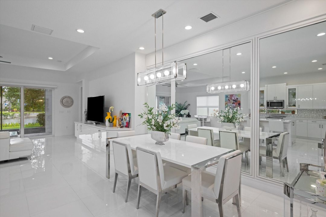 待售: $999,000 (2 贝兹, 2 浴室, 2214 平方英尺)