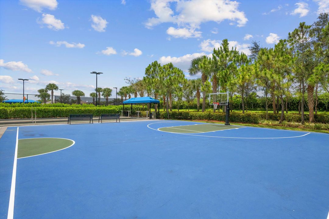 待售: $999,000 (2 贝兹, 2 浴室, 2214 平方英尺)