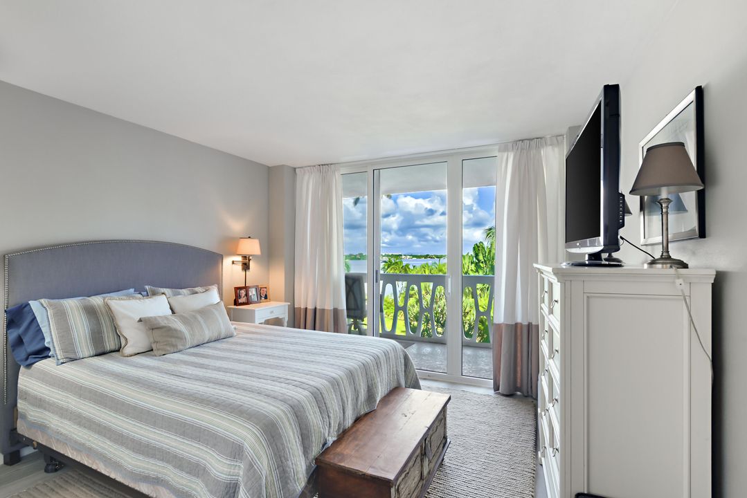 Active With Contract: $599,000 (2 beds, 2 baths, 1116 Square Feet)