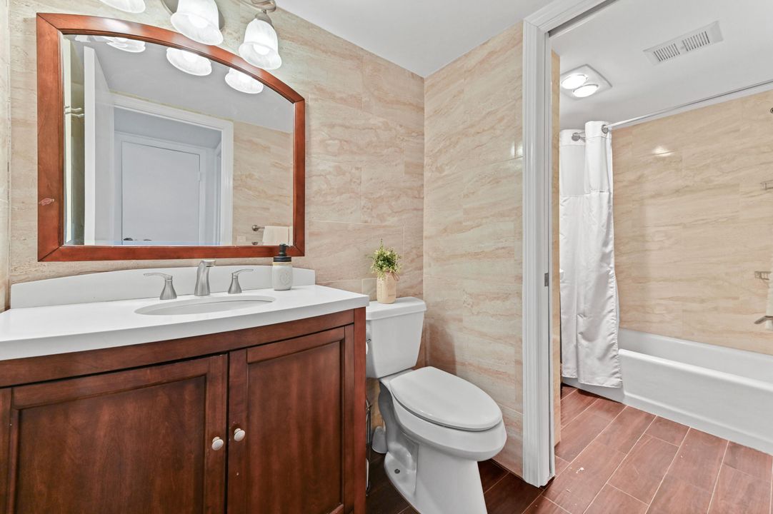 For Sale: $150,000 (1 beds, 1 baths, 731 Square Feet)