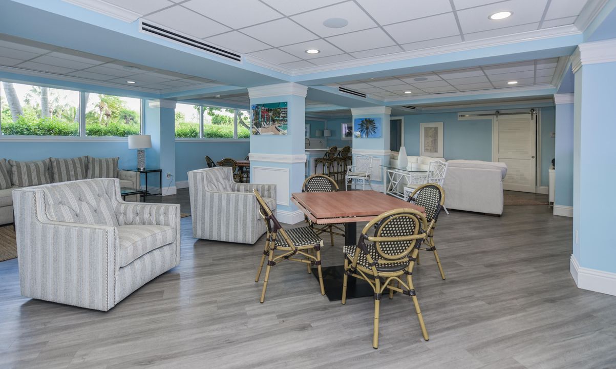 Active With Contract: $599,000 (2 beds, 2 baths, 1116 Square Feet)