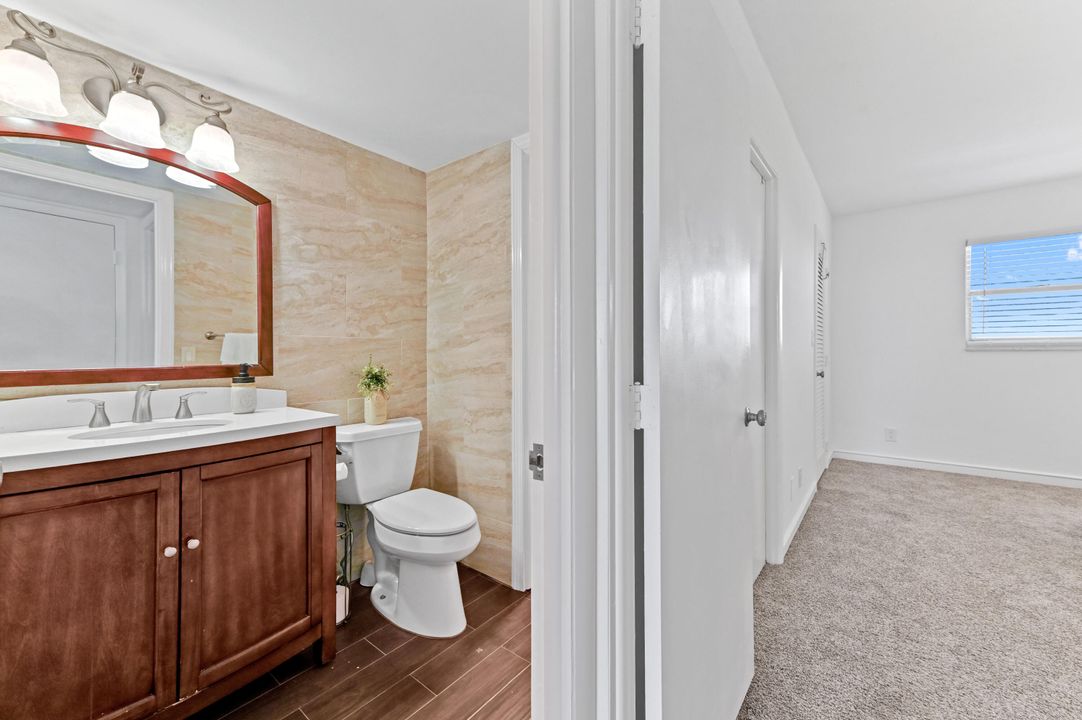 For Sale: $150,000 (1 beds, 1 baths, 731 Square Feet)