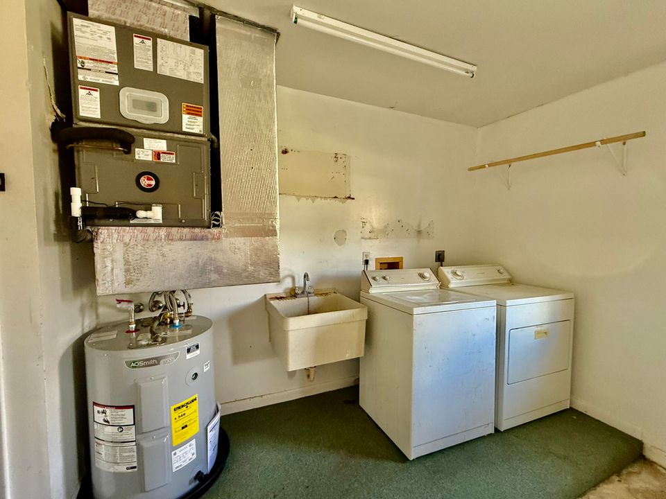 待售: $294,500 (2 贝兹, 2 浴室, 1335 平方英尺)