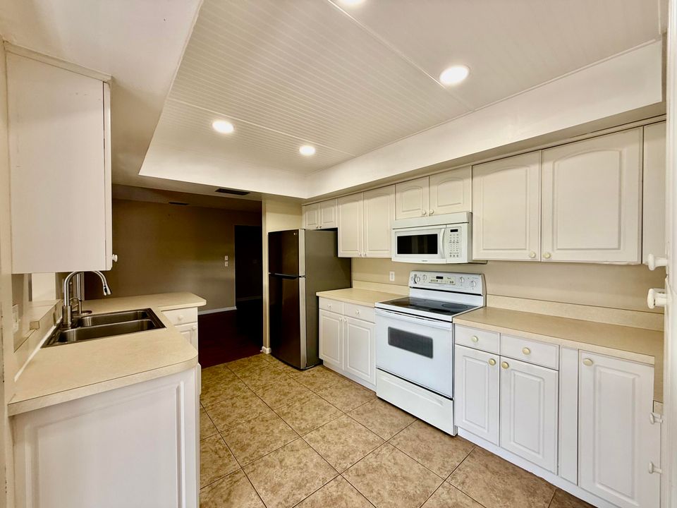 待售: $294,500 (2 贝兹, 2 浴室, 1335 平方英尺)