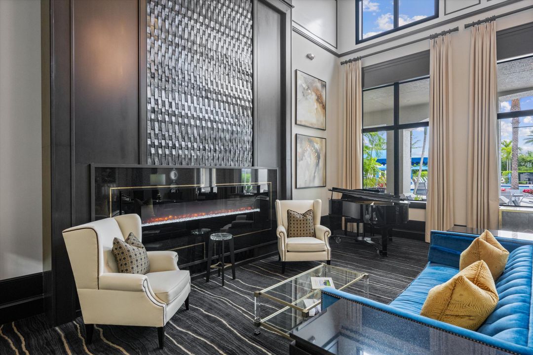 待售: $999,000 (2 贝兹, 2 浴室, 2214 平方英尺)