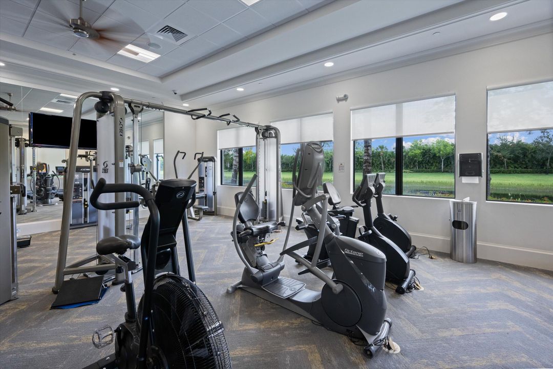 待售: $999,000 (2 贝兹, 2 浴室, 2214 平方英尺)