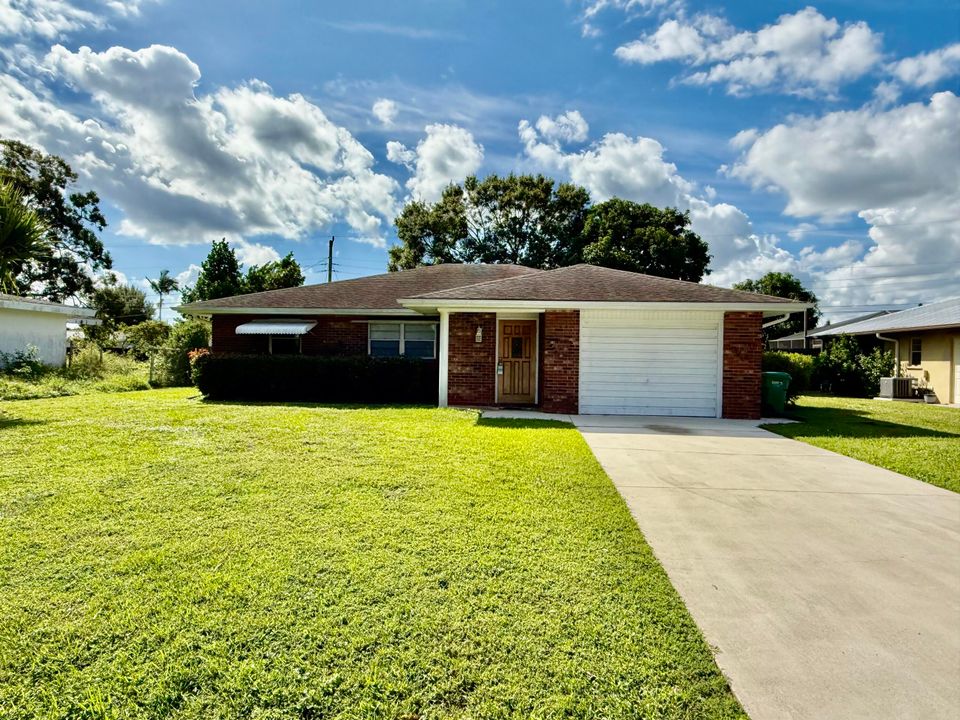 待售: $294,500 (2 贝兹, 2 浴室, 1335 平方英尺)