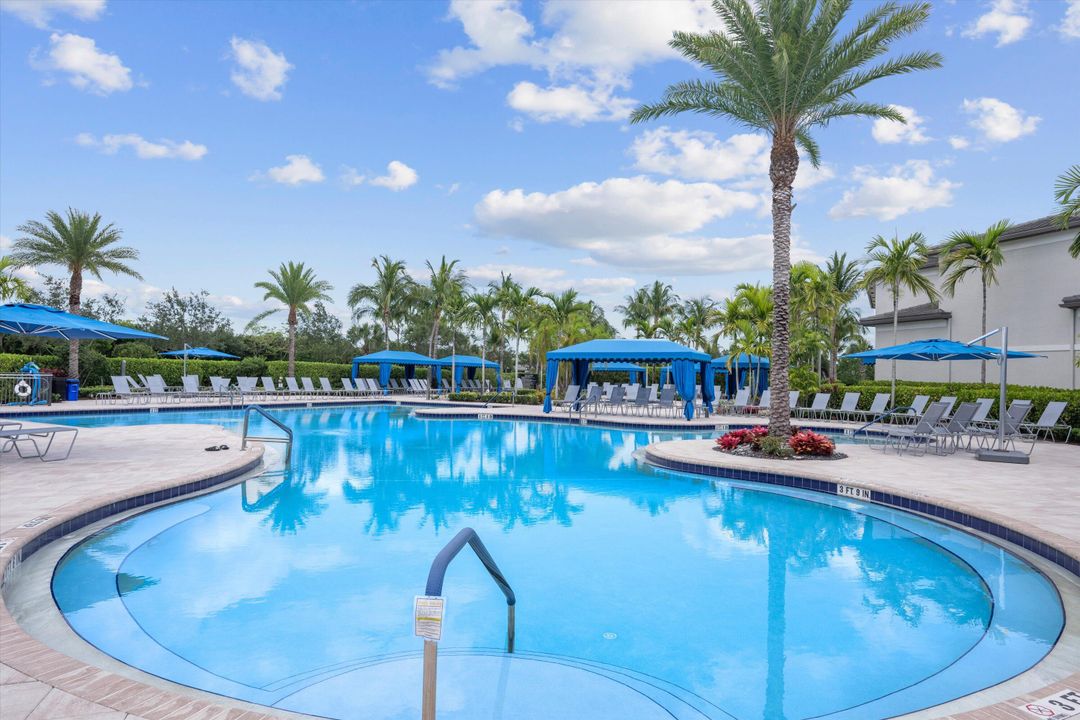 待售: $999,000 (2 贝兹, 2 浴室, 2214 平方英尺)