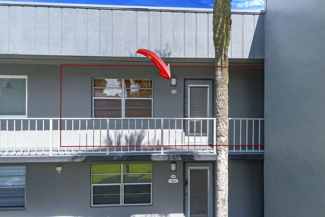 For Sale: $119,000 (2 beds, 2 baths, 907 Square Feet)