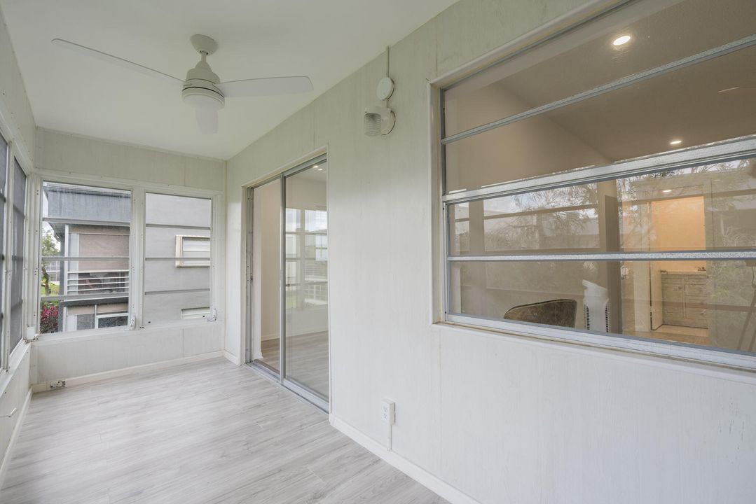 For Sale: $119,000 (2 beds, 2 baths, 907 Square Feet)