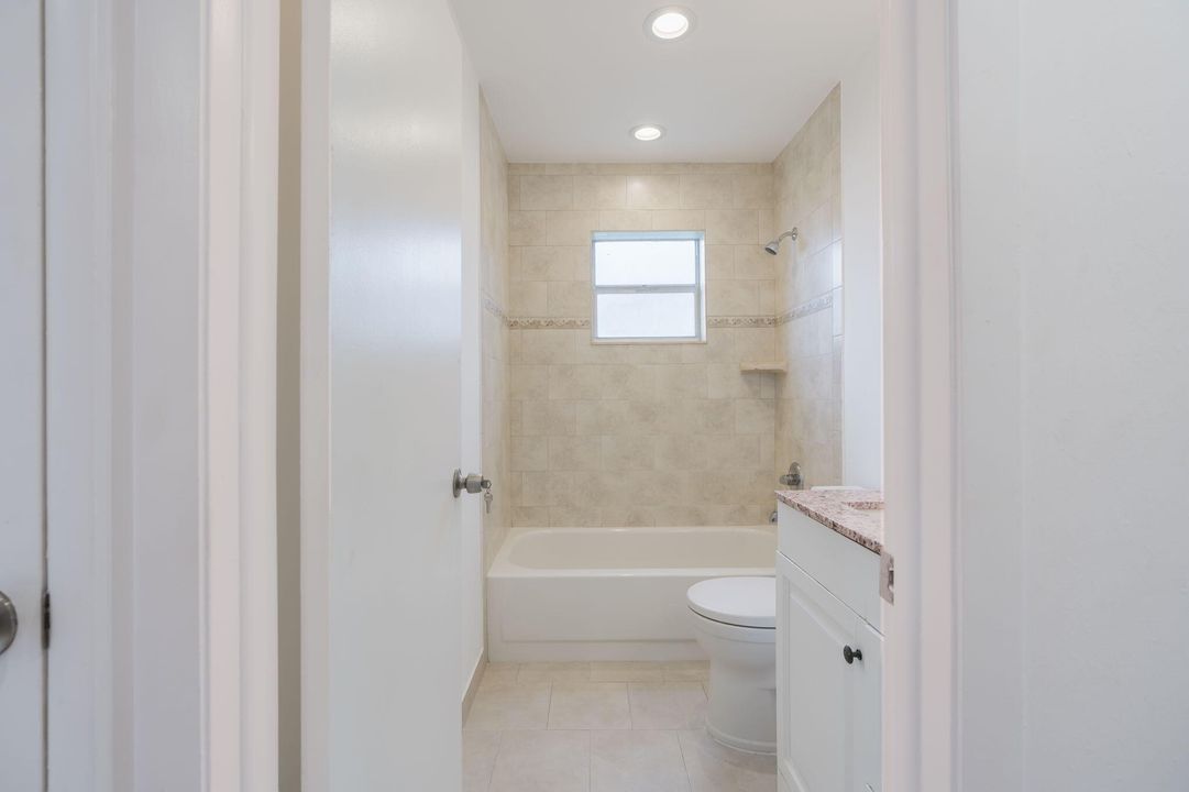 For Sale: $119,000 (2 beds, 2 baths, 907 Square Feet)