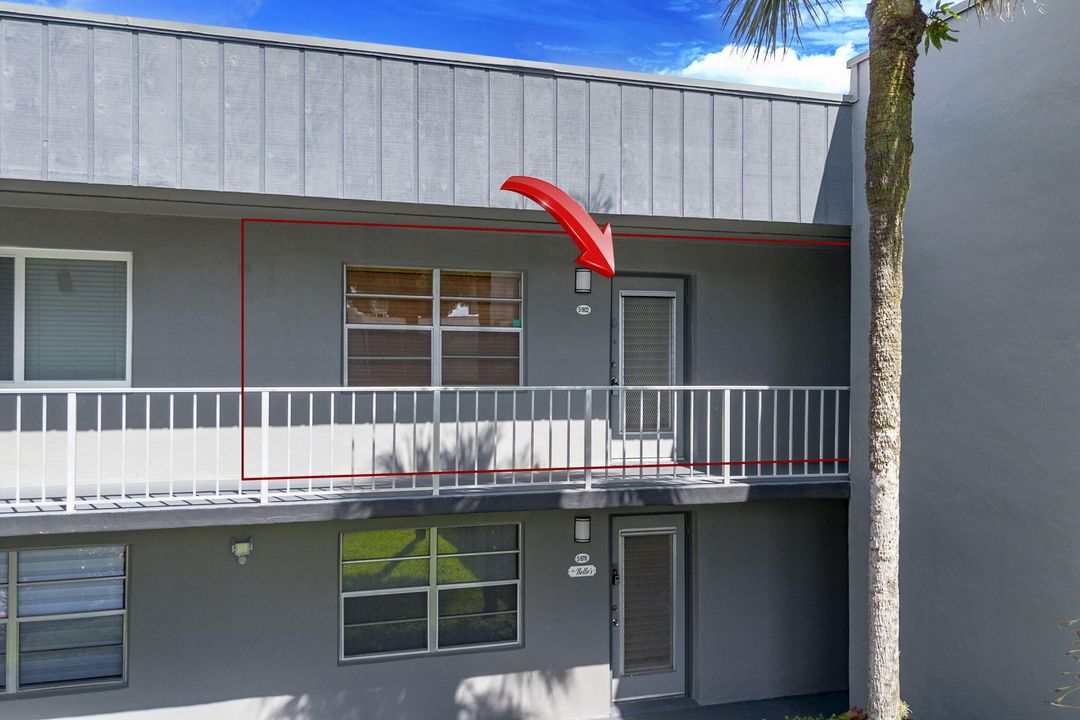 For Sale: $119,000 (2 beds, 2 baths, 907 Square Feet)