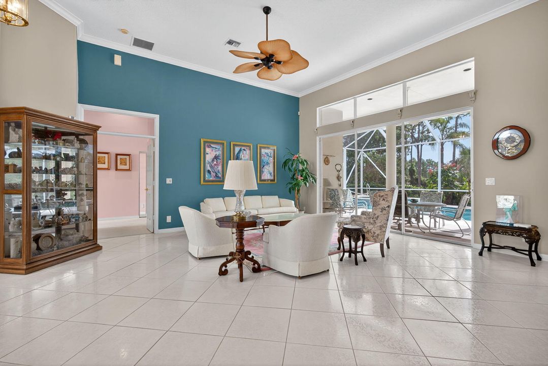 Под контрактом: $775,000 (3 спален, 2 ванн, 2843 Квадратных фут)