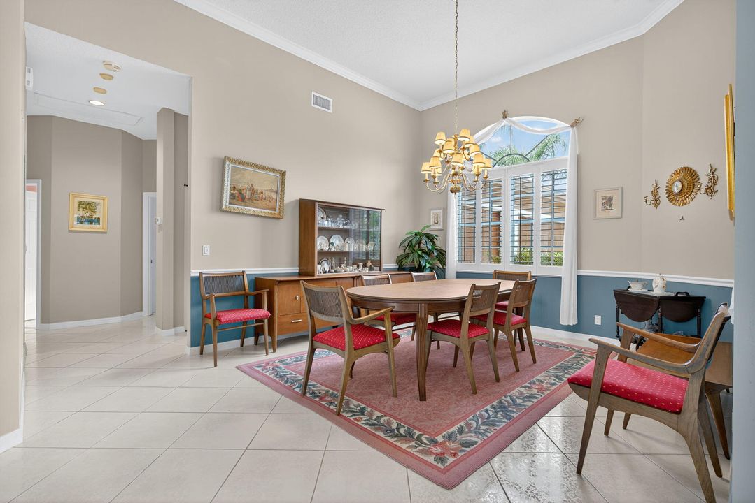 Под контрактом: $775,000 (3 спален, 2 ванн, 2843 Квадратных фут)