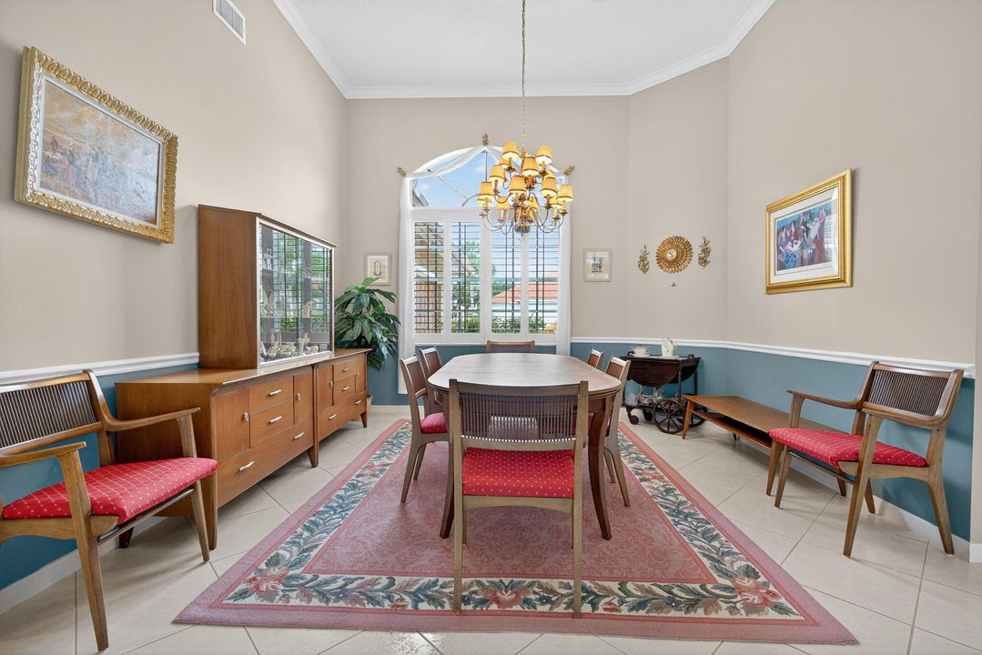 Под контрактом: $775,000 (3 спален, 2 ванн, 2843 Квадратных фут)