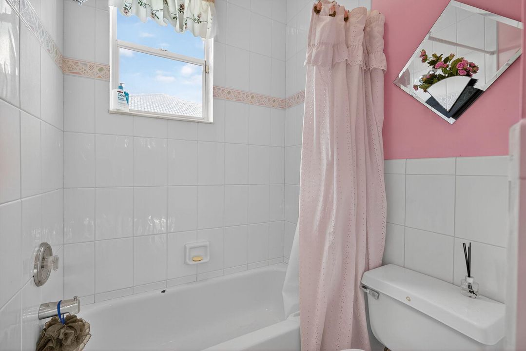 Под контрактом: $775,000 (3 спален, 2 ванн, 2843 Квадратных фут)