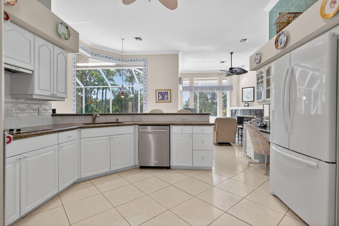 Под контрактом: $775,000 (3 спален, 2 ванн, 2843 Квадратных фут)