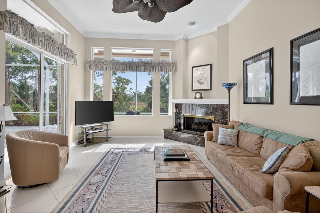 Под контрактом: $775,000 (3 спален, 2 ванн, 2843 Квадратных фут)