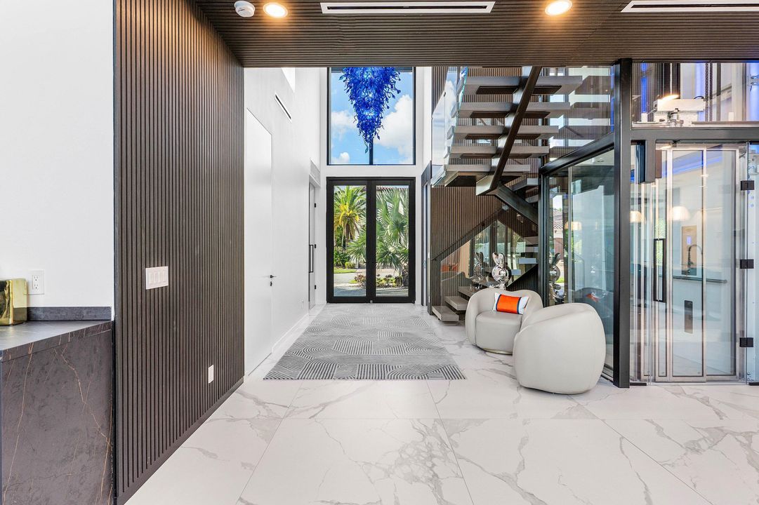 For Sale: $6,895,000 (6 beds, 6 baths, 4916 Square Feet)