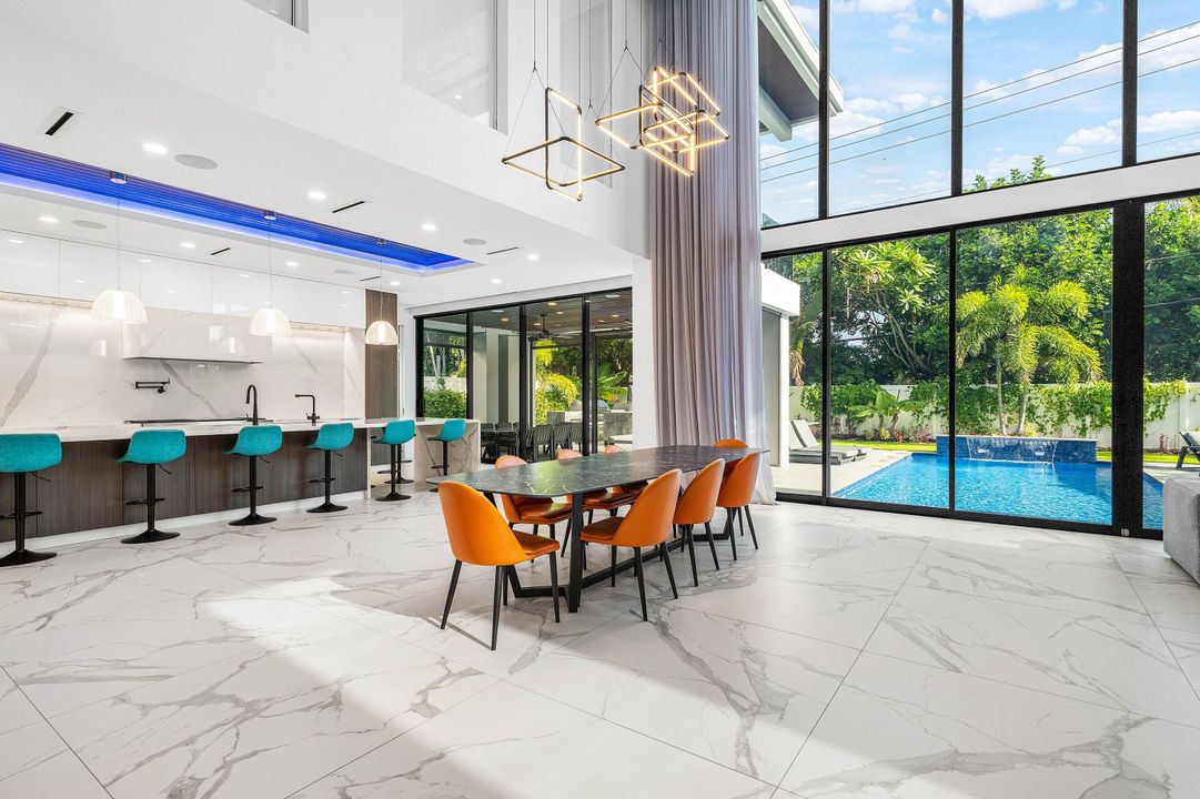 For Sale: $6,895,000 (6 beds, 6 baths, 4916 Square Feet)