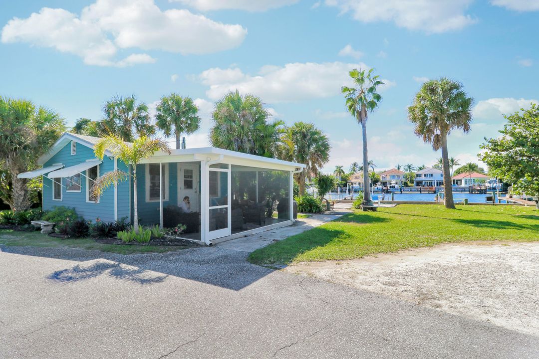 For Sale: $6,900,000 (2 beds, 2 baths, 1491 Square Feet)