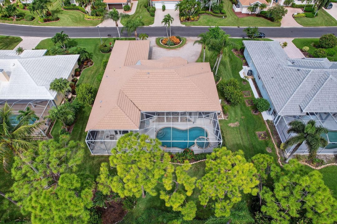 Под контрактом: $775,000 (3 спален, 2 ванн, 2843 Квадратных фут)