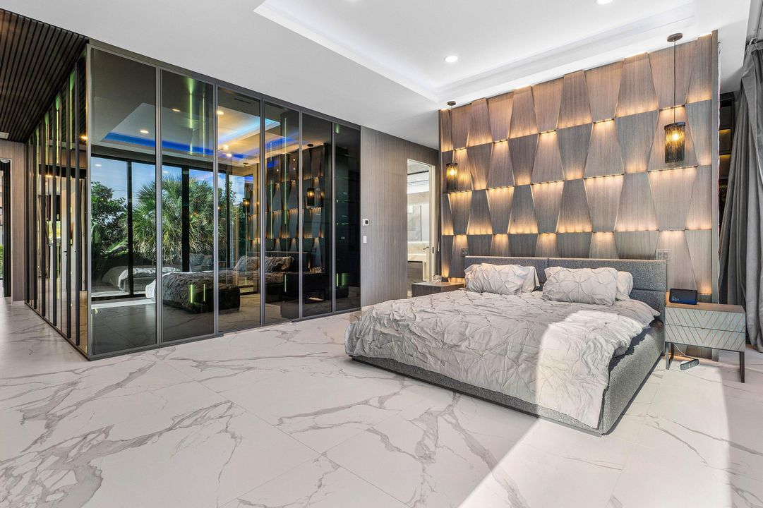 For Sale: $6,895,000 (6 beds, 6 baths, 4916 Square Feet)