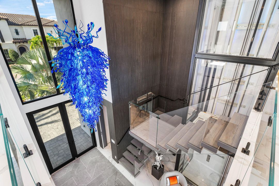 For Sale: $6,895,000 (6 beds, 6 baths, 4916 Square Feet)