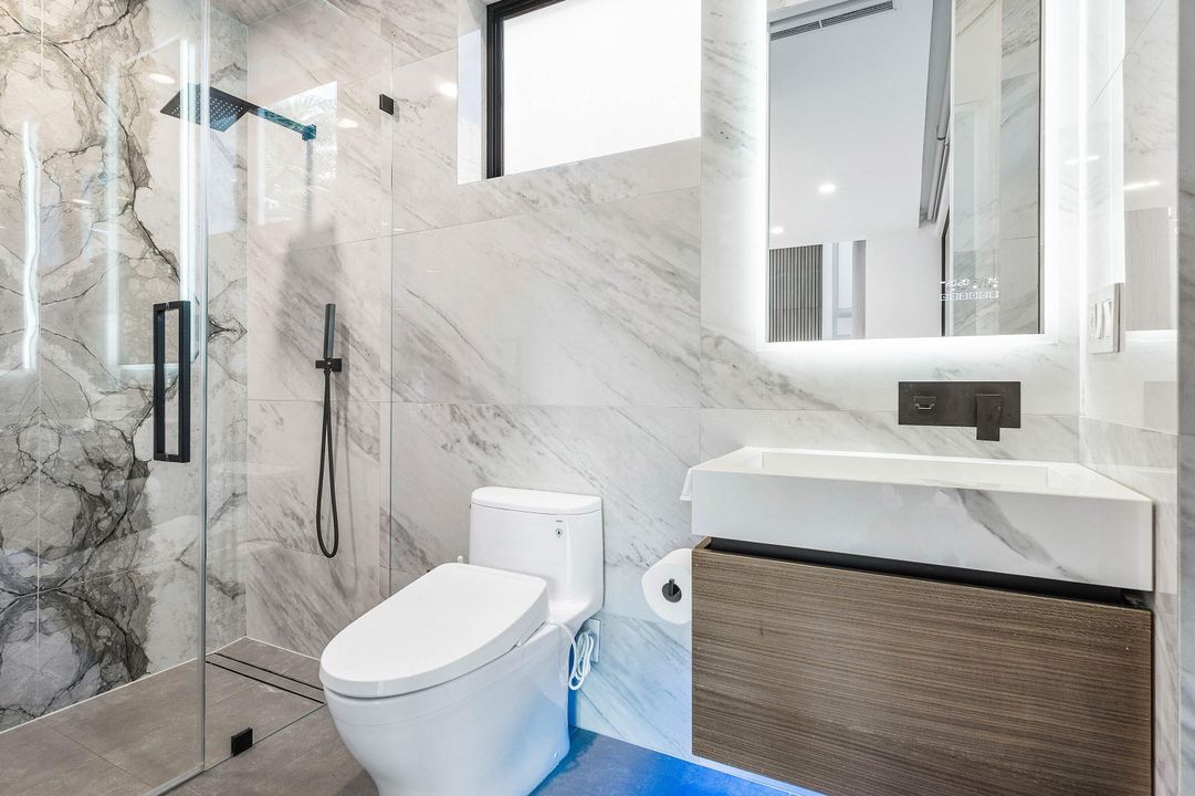 For Sale: $6,895,000 (6 beds, 6 baths, 4916 Square Feet)