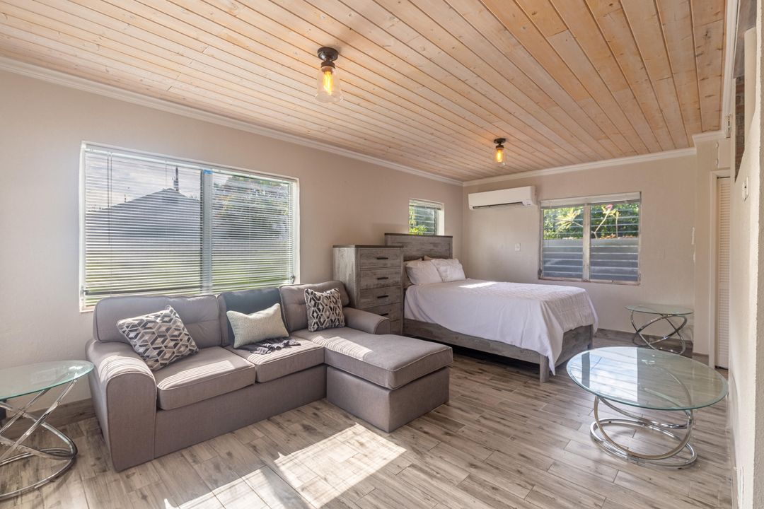 For Rent: $1,900 (0 beds, 1 baths, 500 Square Feet)