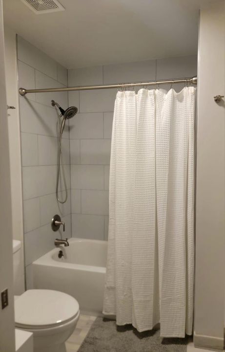 For Rent: $2,700 (2 beds, 2 baths, 1102 Square Feet)