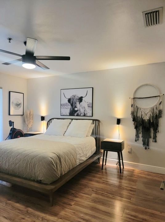 For Rent: $2,700 (2 beds, 2 baths, 1102 Square Feet)