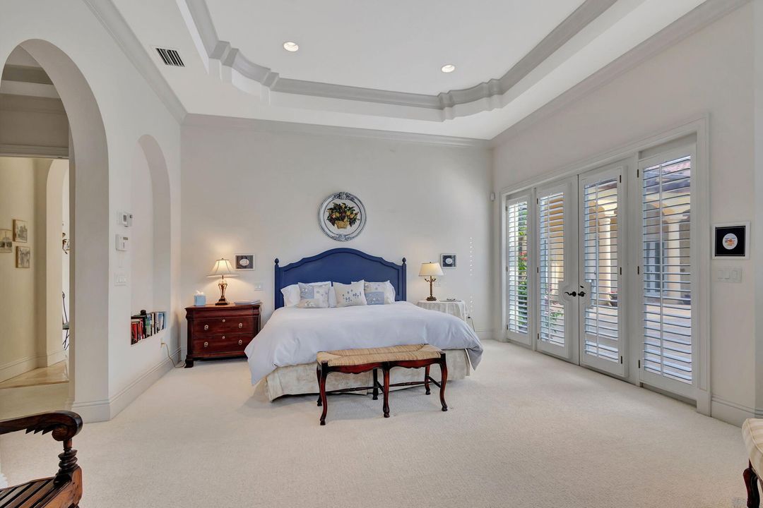 For Sale: $2,650,000 (5 beds, 5 baths, 4252 Square Feet)