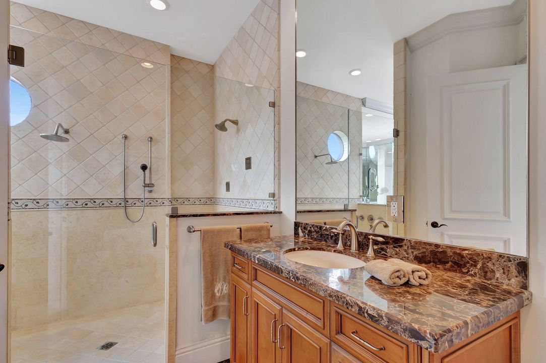 For Sale: $2,650,000 (5 beds, 5 baths, 4252 Square Feet)