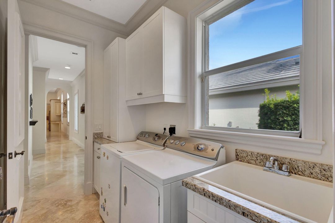 For Sale: $2,650,000 (5 beds, 5 baths, 4252 Square Feet)