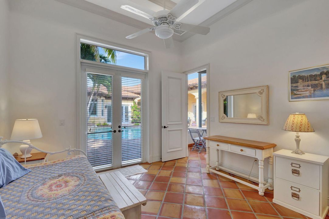 For Sale: $2,650,000 (5 beds, 5 baths, 4252 Square Feet)