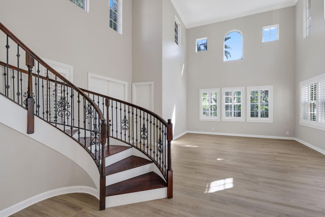 For Sale: $2,095,000 (4 beds, 3 baths, 2857 Square Feet)