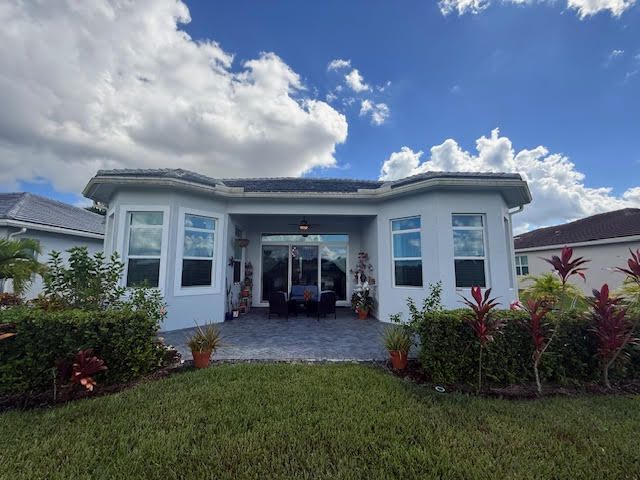 For Rent: $3,300 (2 beds, 2 baths, 1861 Square Feet)