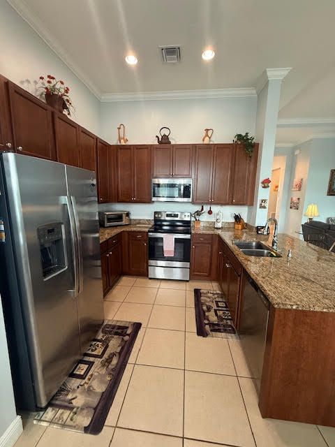 For Rent: $3,300 (2 beds, 2 baths, 1861 Square Feet)