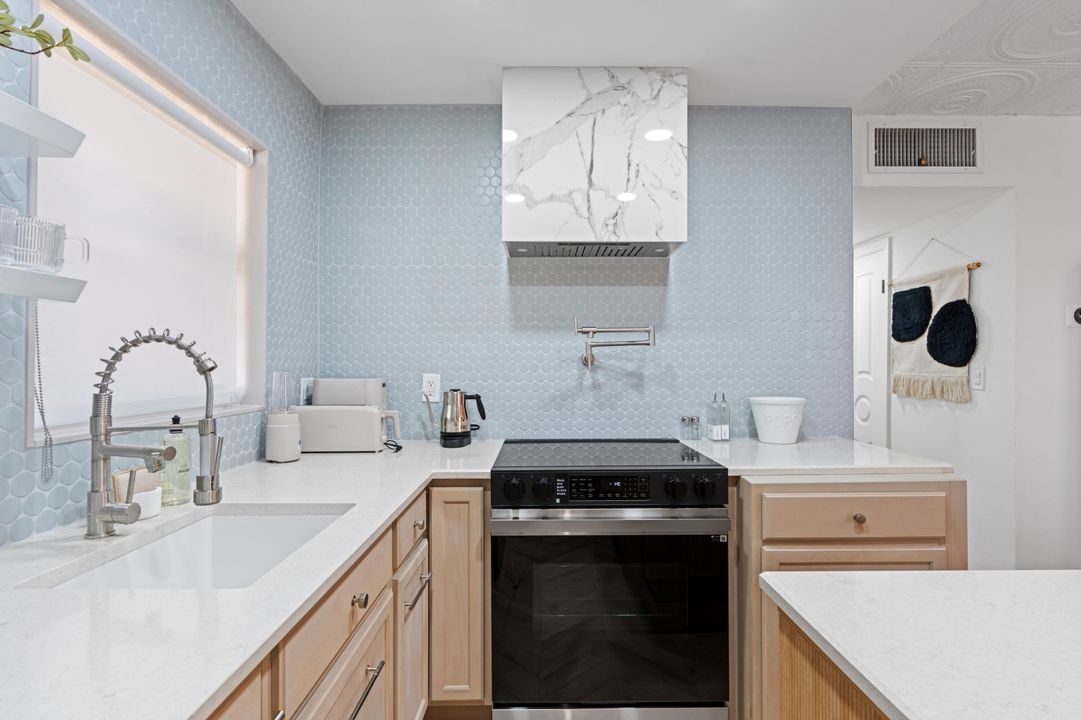 В аренду: $3,500 (2 спален, 2 ванн, 910 Квадратных фут)