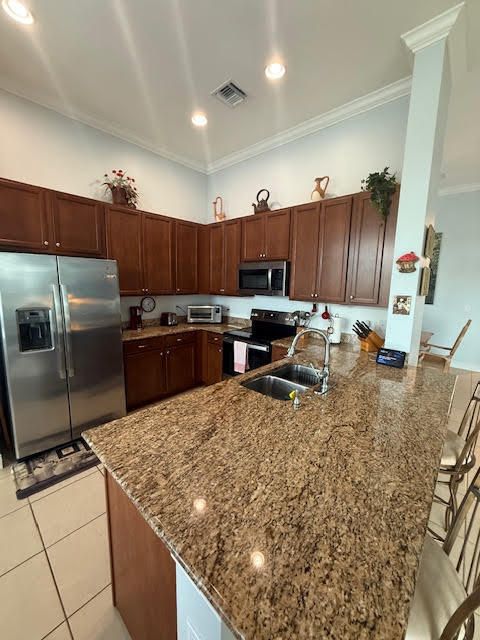 For Rent: $3,300 (2 beds, 2 baths, 1861 Square Feet)