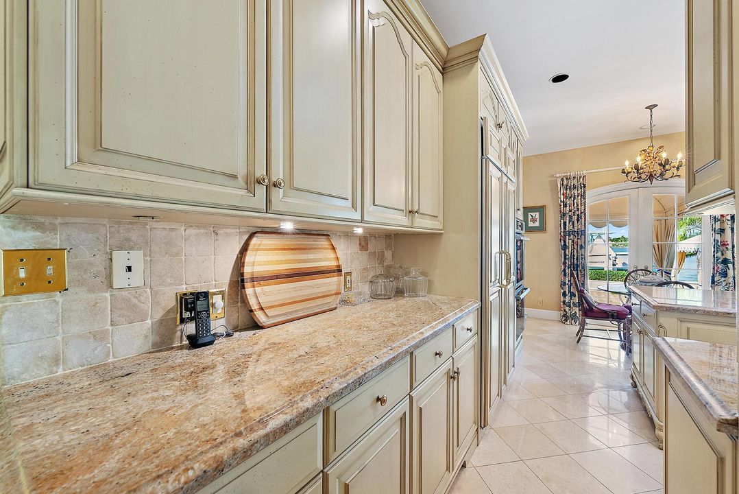 For Sale: $34,950,000 (5 beds, 5 baths, 4651 Square Feet)