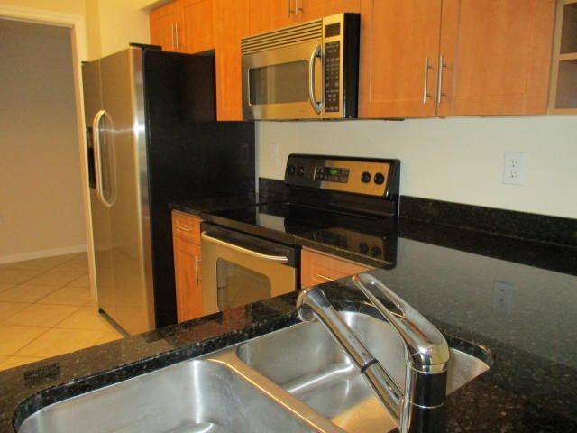 For Rent: $1,850 (1 beds, 1 baths, 740 Square Feet)