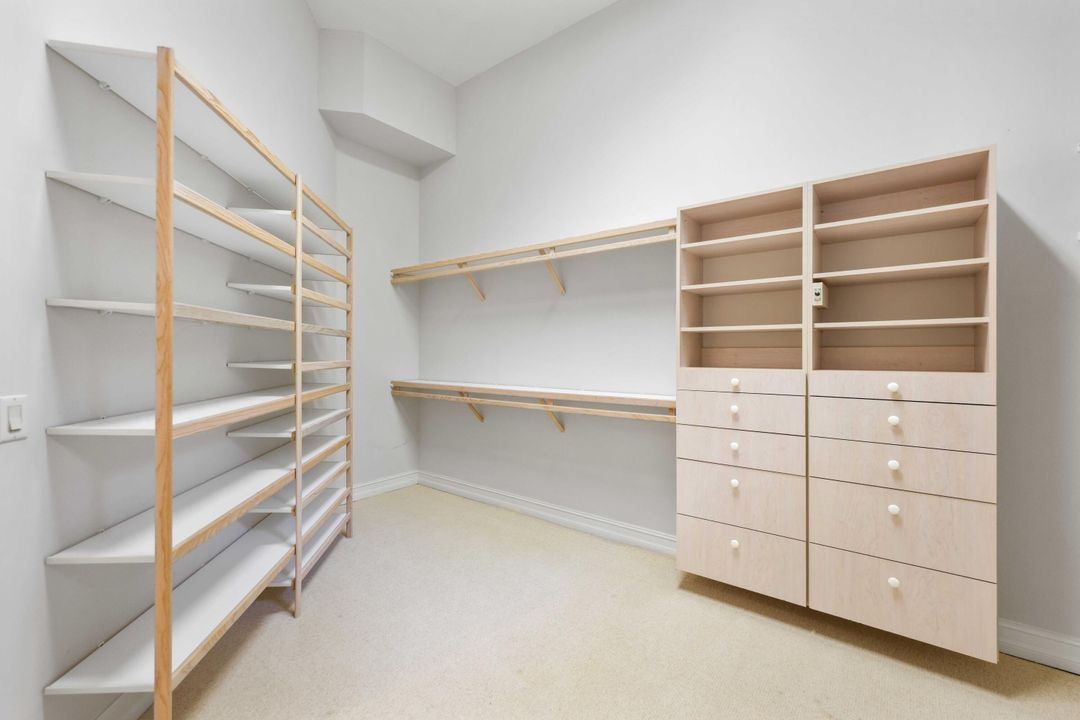 En Venta: $3,500,000 (3 camas, 3 baños, 4315 Pies cuadrados)