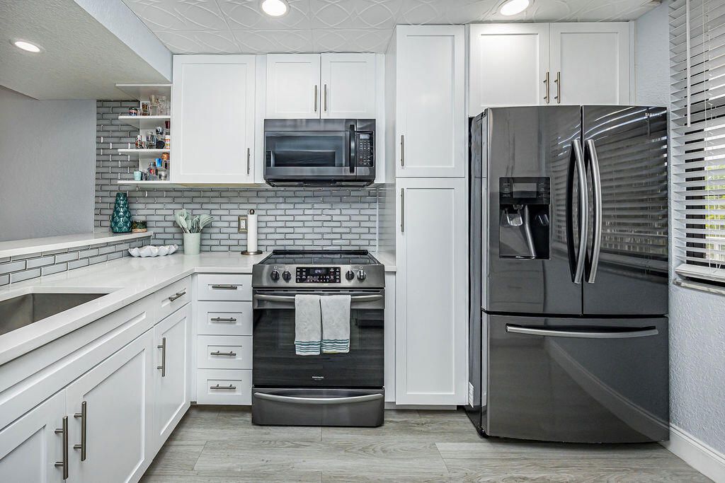 Recently Rented: $2,300 (2 beds, 2 baths, 1437 Square Feet)