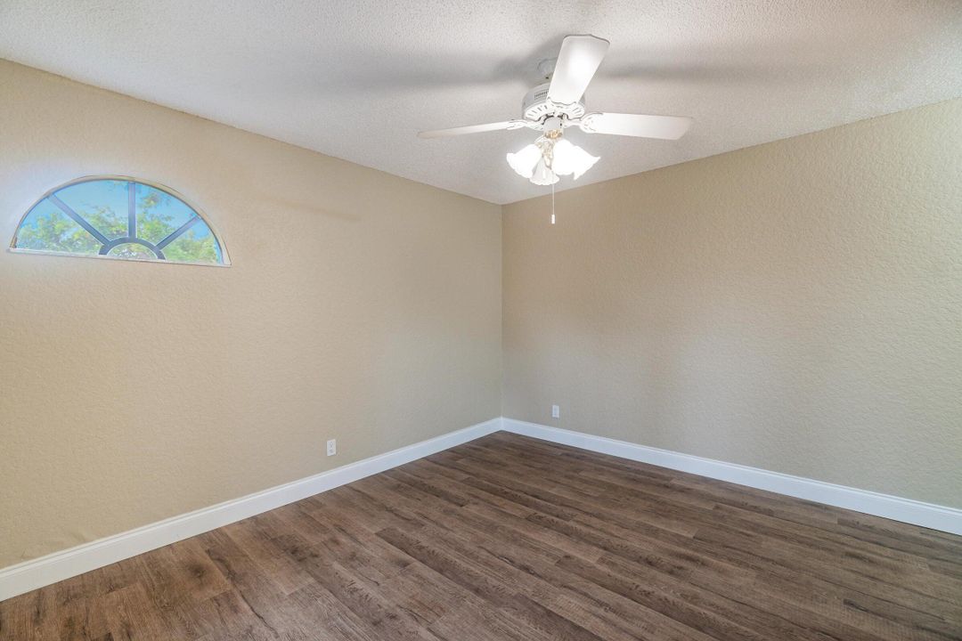 合同活跃: $325,000 (3 贝兹, 3 浴室, 1326 平方英尺)