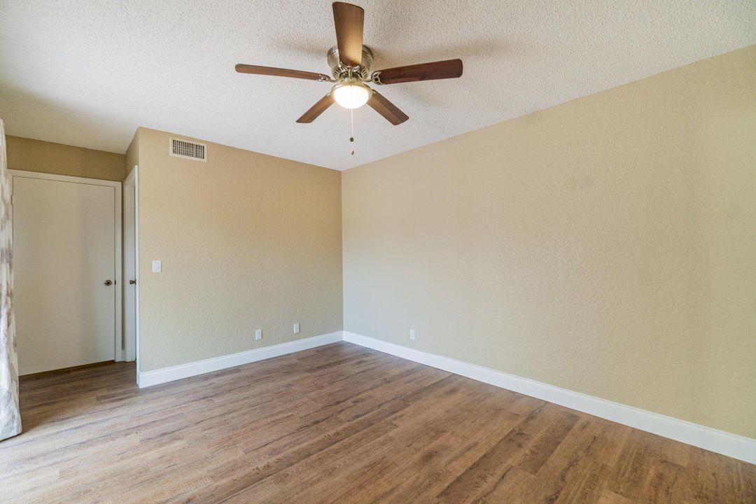 合同活跃: $325,000 (3 贝兹, 3 浴室, 1326 平方英尺)